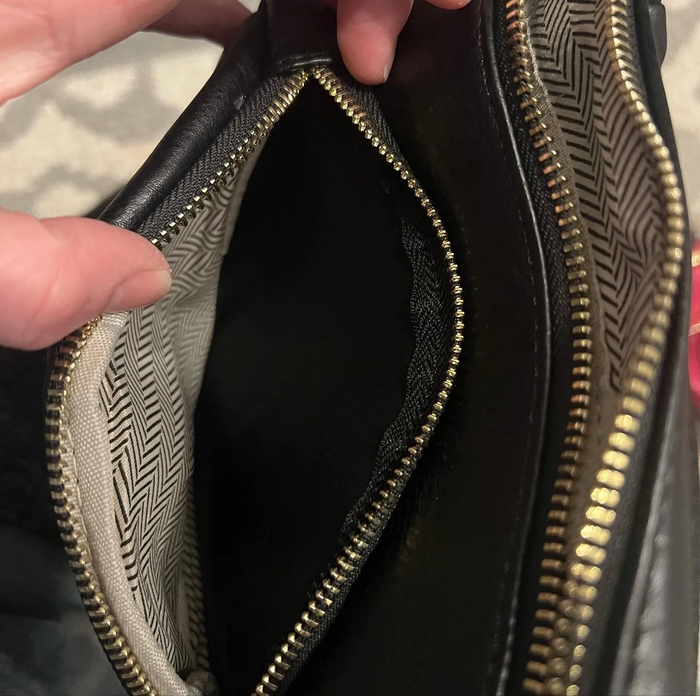 Austin Sling Bag