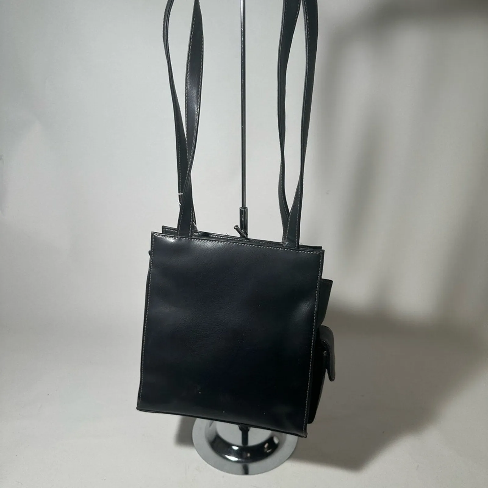 Dolce Vita Black Shoulder Bag with Structured Design