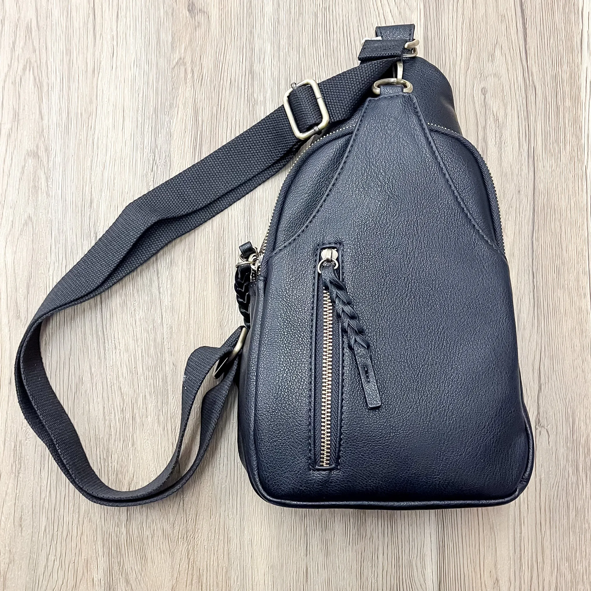 Jen & Co Nikki Sling Pack Bag - Black